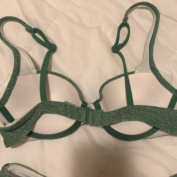 • VS Swimsuit • - Picture 4 of 5